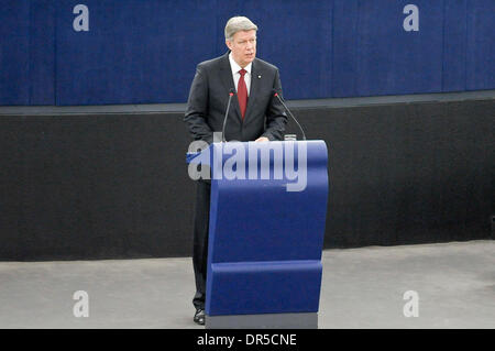 13. Januar 2009 - Straßburg, Frankreich - lettische Präsident VALDIS ZATLERS hält eine Rede vor EP im Europäischen Parlament in Straßburg, Frankreich. (Kredit-Bild: © Wiktor Dabkowski/ZUMA Press) Stockfoto