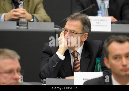 13. Januar 2009 - polnische Straßburg, Frankreich - stellvertretende DARIUSZ ROSATI während der Sitzung des Ausschusses für auswärtige Angelegenheiten am Gas-Krise im Europäischen Parlament (EP). (Kredit-Bild: © Wiktor Dabkowski/ZUMA Press) Stockfoto