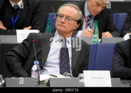 13. Januar 2009 - Straßburg, Frankreich - deutsche Stellvertreter KLAUS HANSCH während der Sitzung des Ausschusses für auswärtige Angelegenheiten am Gas-Krise im Europäischen Parlament (EP). (Kredit-Bild: © Wiktor Dabkowski/ZUMA Press) Stockfoto