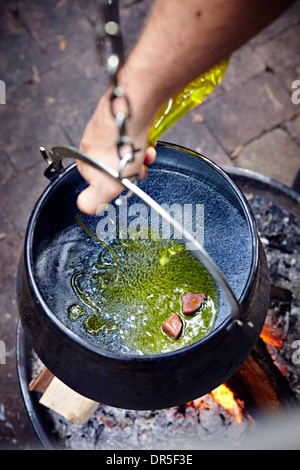 Gulasch-Eintopf kochen Stockfoto