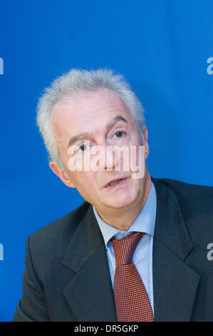 27. November 2008 - Brüssel, Belgien - die EU Anti-Terror-Koordinator GILLES DE KERCHOVE hält eine Pressekonferenz am Sitz des Europäischen Rates in Brüssel, Belgien. (Kredit-Bild: © Wiktor Dabkowski/ZUMA Press) Stockfoto