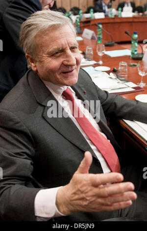 19. Januar 2009 - Brüssel, Belgien - Präsident der Europäischen Zentralbank JEAN-CLAUDE TRICHET zum Jahresbeginn eine Eurozone Finance Minister in Brüssel. (Kredit-Bild: © Wiktor Dabkowski/ZUMA Press) Stockfoto