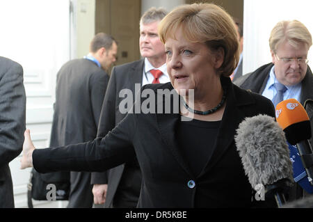 19. März 2009 Gespräche mit Mitgliedern der Presse vor der Teilnahme an einer Sitzung des EEP-PPE Fraktion, vor dem Gipfeltreffen der europäischen Staats-und Regierungschefs - Brüssel, Belgien - Bundeskanzlerin ANGELA MERKEL. (Kredit-Bild: © Wiktor Dabkowski/ZUMA Press) Stockfoto