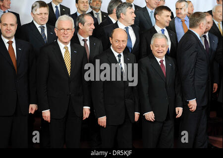 19. März 2009 - Brüssel, Belgien - Mitglieder für das Gruppenfoto am ersten Tag des Gipfels Europäische Staatschefs darstellen. (Kredit-Bild: © Wiktor Dabkowski/ZUMA Press) Stockfoto