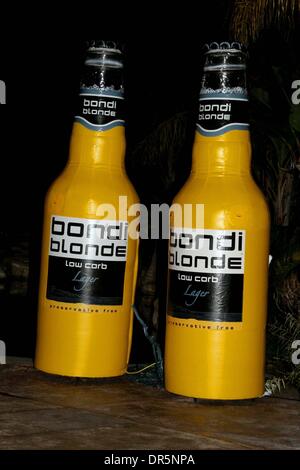 I14133CHW.'' BONDI BLONDE'' VILLA INTERNATIONAL VERANSTALTET VON KATY PERRY. TROUSDALE ESTATES, BEVERLY HILLS, CA.02/09/09.BONDI BLONDE AUSTRALISCHES BIER. Foto: CLINTON H. WALLACE-PHOTOMUNDO-GLOBE Fotos INC. (Kredit-Bild: © Clinton Wallace/Globe Photos/ZUMAPRESS.com) Stockfoto