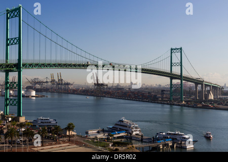 USA-Kalifornien, Los Angeles, Hafen mit Brücke Stockfoto