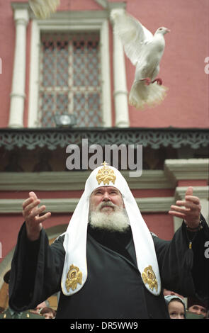 9. Dezember 2008 - starb St. Petersburg, Russland - Patriarch Alexy II, der russischen orthodoxen Kirche seit 18 Jahren führte, im Alter von 79 in seiner Residenz in der Nähe der russischen Hauptstadt am Freitag Morgen, 5. Dezember 2008. Im Bild: Patriarch von Moskau und alle Russland ALEXY II am 23. April 2002. (Kredit-Bild: © PhotoXpress/ZUMA Press) Einschränkungen: * Nord- und Südamerika Rechte nur * Stockfoto