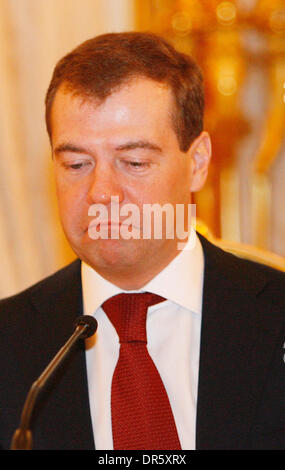 4. Februar 2009 - Moskau, Russland - Präsident DMITRY MEDVEDEV an der CSTO (Collective Security Treaty Organization) Gipfel in Moskau über die Einrichtung einer gemeinsamen militärischen Kraft konzentrieren. (Kredit-Bild: © PhotoXpress/ZUMA Press) Einschränkungen: * Nord- und Südamerika Rechte nur * Stockfoto