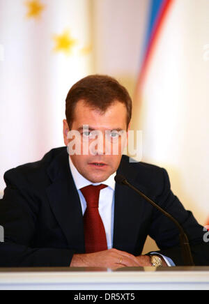 4. Februar 2009 - Moskau, Russland - Präsident DMITRY MEDVEDEV an der CSTO (Collective Security Treaty Organization) Gipfel in Moskau über die Einrichtung einer gemeinsamen militärischen Kraft konzentrieren. (Kredit-Bild: © PhotoXpress/ZUMA Press) Einschränkungen: * Nord- und Südamerika Rechte nur * Stockfoto