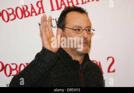 9. Februar 2009 - Moskau, Russland - Schauspieler JEAN RENO bei der rosarote Panther 2 Moskau Premiere. (Kredit-Bild: © PhotoXpress/ZUMA Press) Einschränkungen: * Nord- und Südamerika Rechte nur * Stockfoto