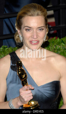 22. Februar 2009; West Hollywood, Kalifornien, USA; Schauspielerin KATE WINSLET bei der Vanity Fair Oscar Party im Sunset Tower. Obligatorische Credit: Foto von Vaughn Youtz/ZUMA Press. (©) Copyright 2009 von Vaughn Youtz. Stockfoto