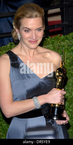 22. Februar 2009; West Hollywood, Kalifornien, USA; Schauspielerin KATE WINSLET bei der Vanity Fair Oscar Party im Sunset Tower. Obligatorische Credit: Foto von Vaughn Youtz/ZUMA Press. (©) Copyright 2009 von Vaughn Youtz. Stockfoto