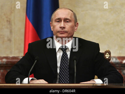 26. Februar 2009 - Moskau, Russland - der russische Ministerpräsident VLADIMIR PUTIN in der Regierung-Sitzung in Moskau. (Kredit-Bild: © Oleg Prasolov/PhotoXpress/ZUMA Press) Einschränkungen: * Nord- und Südamerika Rechte nur * Stockfoto