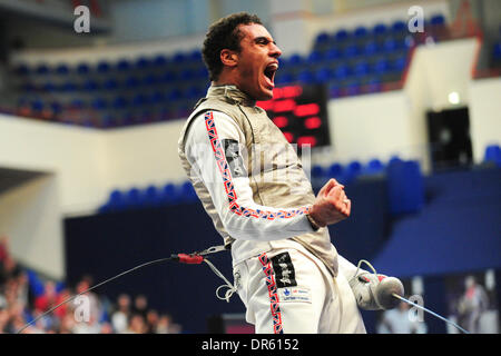 Paris, Frankreich. 18. Januar 2014. Internationalen Fecht-Meisterschaften für Männer. Feiern von James Adrew Davis (Gbr) Credit: Action Plus Sport/Alamy Live News Stockfoto