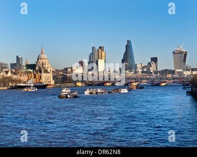2014-Blick auf die City of London und die Themse gesehen von Waterloo Bridge London UK Stockfoto