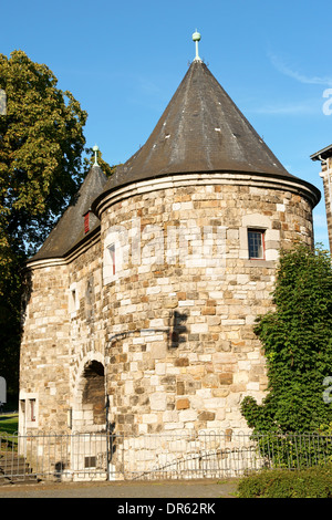 Ponttor eines der mittelalterlichen Stadttore in Aachen, Deutschland. Stockfoto