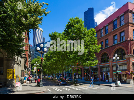 Zeigen Sie auf der 1. Avenue im Stadtteil Pioneer Square der Innenstadt von Seattle, Washington, USA an Stockfoto