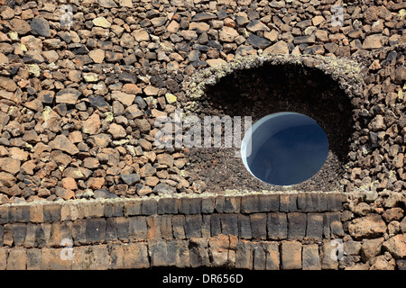 Fenster "" Mirador del Río ist ein Aussichtspunkt befindet sich auf einer ca. 475 Meter hohen Böschung genannt Batería del Río in der ver Stockfoto