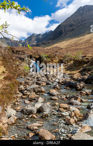 Die Cuillin Hills aus neben Allt Kokosfasern einen Mhadhaidh auf die Fee Pools gehen, Glen Brittle, Isle Of Skye Stockfoto