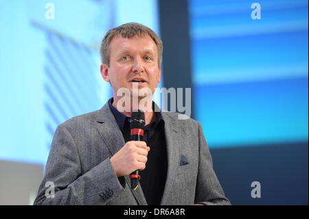 München/Deutschland - Januar 20: Jochen Wegner (ZEIT ONLINE) spricht auf dem Podium bei der Digital Life Design (DLD) Konferenz im HVB Forum am 20. Januar 2014 in München. DLD ist ein globales Netzwerk für Innovation, Digitalisierung, Wissenschaft und Kultur, Wirtschaft, kreativen und sozialen Führer, Meinungsbildnern und Einflussfaktoren für Crossover Unterhaltung und Inspiration verbindet. (Foto: picture-Alliance / Jan Haas) Stockfoto