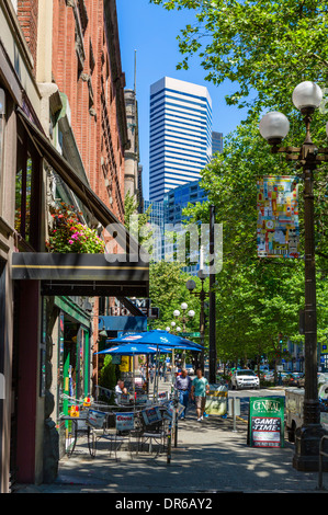 Zeigen Sie auf der 1. Avenue im Stadtteil Pioneer Square der Innenstadt von Seattle, Washington, USA an Stockfoto