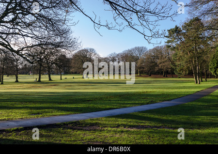 Stilmäßig Park in Bearwood, Birmingham an einem sonnigen Wintertag. Stockfoto