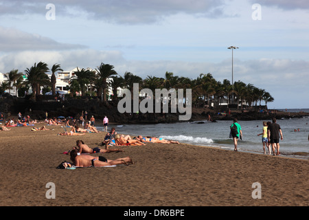 Strand von Puerto del Carmen, Lanzarote, Kanarische Inseln, Kanaren, Spanien Stockfoto