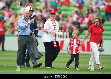 Melbourne, Australien. 17. Januar 2014. VIP-Gast werden zu ihren Plätzen nach den Boden AAMI Park bei 15 Vorrundenspiel zwischen Melbourne Heart und Newcastle Jets - australischen Hyundai A-League Saison 2013/2014 AAMI Stadium übermittelt werden. © Tom Griffiths/ZUMA Wire/ZUMAPRESS.com/Alamy Live-Nachrichten Stockfoto