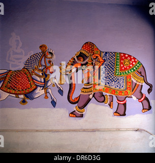 Rajput-Kunst im blauen Stadt Brahmpur Brahmpuri Jodhpur in Rajasthan in Indien in Südasien. Straße Urban Graffiti Elefant Hindu Pferd Reisen Wanderlust Stockfoto