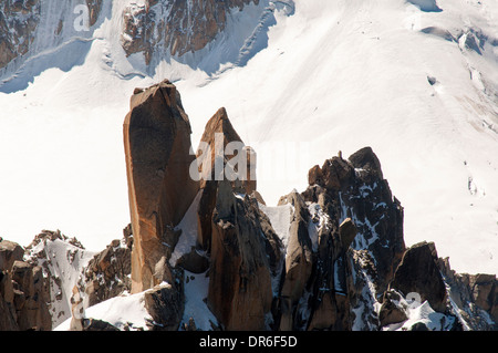 Nadel-Felsen in der Nähe von dem Gipfel der Aiguille du Midi (3842m) im Mont-Blanc-Massiv in den französischen Alpen Stockfoto