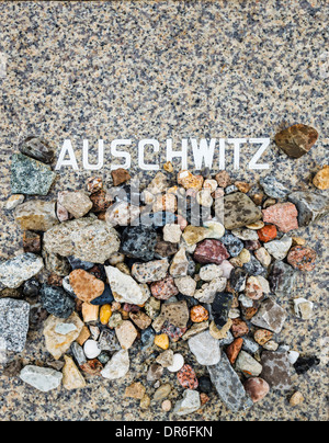 Auschwitz-Gedenkstätte in Berlin, Deutschland am Weissensee Cemetery. Stockfoto