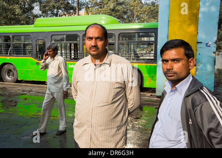 Alle Delhis Busse laufen auf Compressed Natural Gas (CNG) ist der weltweit größte Eco freundlich Busflotte und hat dazu beigetragen, um Delhis Luftqualität zu verbessern, nachdem sie Dieselbussen, Indien zu ersetzen. Stockfoto