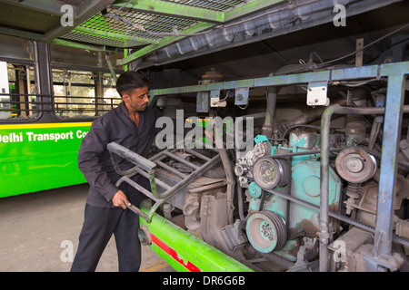 Alle Delhis Busse laufen auf Compressed Natural Gas (CNG) ist der weltweit größte Eco freundlich Busflotte und hat dazu beigetragen, um Delhis Luftqualität zu verbessern, nachdem sie Dieselbussen, Indien zu ersetzen. Stockfoto