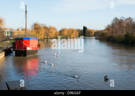 Einem schwimmenden chinesischen Restaurant am Fluss Nene Peterborough Cambridgeshire UK Stockfoto