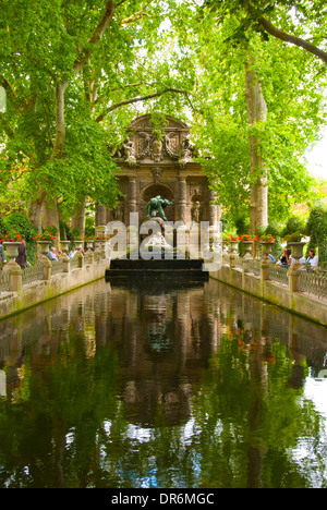 Brunnen am Jardin du Luxembourg in Paris, Frankreich Stockfoto