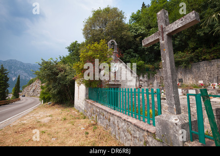 Kleinen alten orthodoxen Friedhof in der Stadt Perast, Montenegro Stockfoto