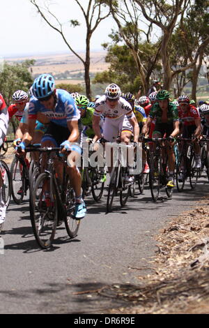 Barossa Valley, Australien. 21. Januar 2014. Andre Greipel (Lotto-Belisol) aufsteigender Mengler Hill in Phase 1 der Santos Tour Down Under 2014 von Nurioopta, Angaston, South Australia am 21. Januar 2014 Credit: Peter Mundy/Alamy Live News Stockfoto