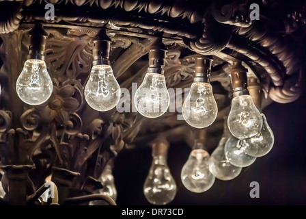 Vintage Glühlampen in St Georges Hall, Liverpool. Stockfoto