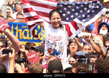 Sonya Thomas Nathan 2012 Fourth Of July Hot Dog Wettessen statt auf Coney Island in Brooklyn, New York City - 04.07.12 Stockfoto