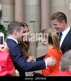 Gordon d ' Arcy, Aoife Cogan, Brian O'Driscoll und Amy Huberman die Hochzeit des Modells Aoife Cogan und Rugby-Star Gordon d ' Arcy, gehalten am St. Macartan Dom Monaghan, Irland - 06.07.12 Stockfoto