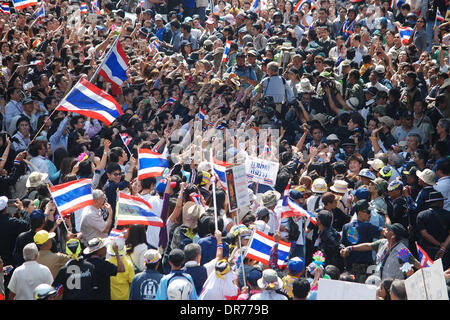 Bangkok, Thailand. 21. Januar 2014. Anti-Regierungs-Demonstranten an eine Kundgebung in Bangkok, Thailand, 21. Januar 2014 teilnehmen. Bildnachweis: Rachen Sageamsak/Xinhua/Alamy Live-Nachrichten Stockfoto