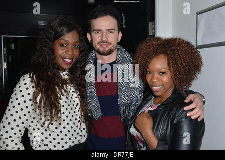 London, UK: Chizzy Akudolu, Kevin J und Dominique Moore besucht die MediaSKIN NTA Gifting Lounge im Penthouse, 1 Leicester Square in London, 20. Januar 2014 Credit: siehe Li/Alamy Live News Stockfoto