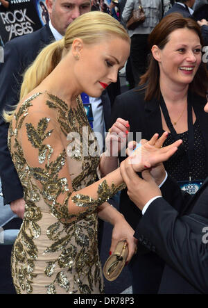 Malin Akerman Rock of Ages - UK Film-Premiere im Odeon Leicester Square statt - Ankünfte. London, England - 10.06.12 Stockfoto