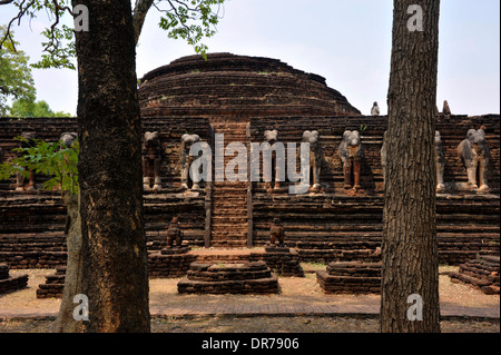 Ruinen eines antiken Palastes von Thailand in Kamphaeng Phet. Stockfoto