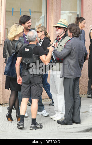 Cate Blanchett, Christian Bale und Regisseur Terrence Malick Dreharbeiten an Originalschauplätzen in Venice Beach für den neuen Film "Knight of Cups", Regie: Terrence Malick (Stroh Hut) Los Angeles, Kalifornien - 13.06.12 Stockfoto