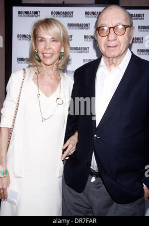 Elaine Joyce und Neil Simon Eröffnungsabend des Broadway spielen "Harvey" im Studio 54 – Ankunft New York City, USA – 14.06.12 Stockfoto