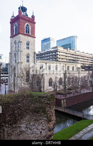 Stadt von London die Kirche St Giles-ohne-Predigten in der Barbican-Komplex Stockfoto