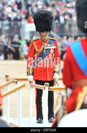 Prinz Philip, Duke of Edinburgh besucht die 2012 Trooping die Farbe Zeremonie bei der Horse Guards Parade zum Geburtstag der Queen London, England - 16.06.12 feiern Stockfoto