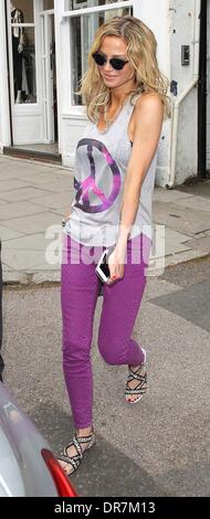 Sarah Harding in Primrose Hill London, England - 16.06.12 Featuring: Sarah Harding wo: London, Vereinigtes Königreich bei: 16. Juni 2012 Stockfoto