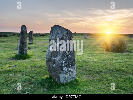 Die Hurlers einen Stein an Schergen auf Bodmin Moor in Cornwall Kreis stehend mit Steinen Stockfoto